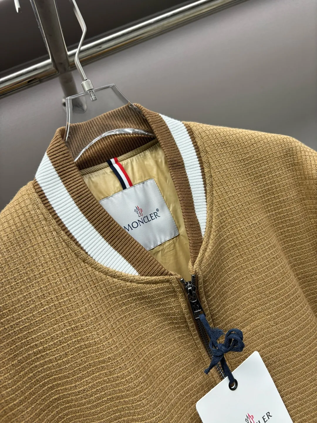 Mocler New Arrival ， ， ✨ Quality ▫️ ， ▫️ ： ▫️ ： ▫️ ： ， · ： · ： · ： ， ， “ + ” ， Premium ， Sizes：M-XXXL ：Black Khaki